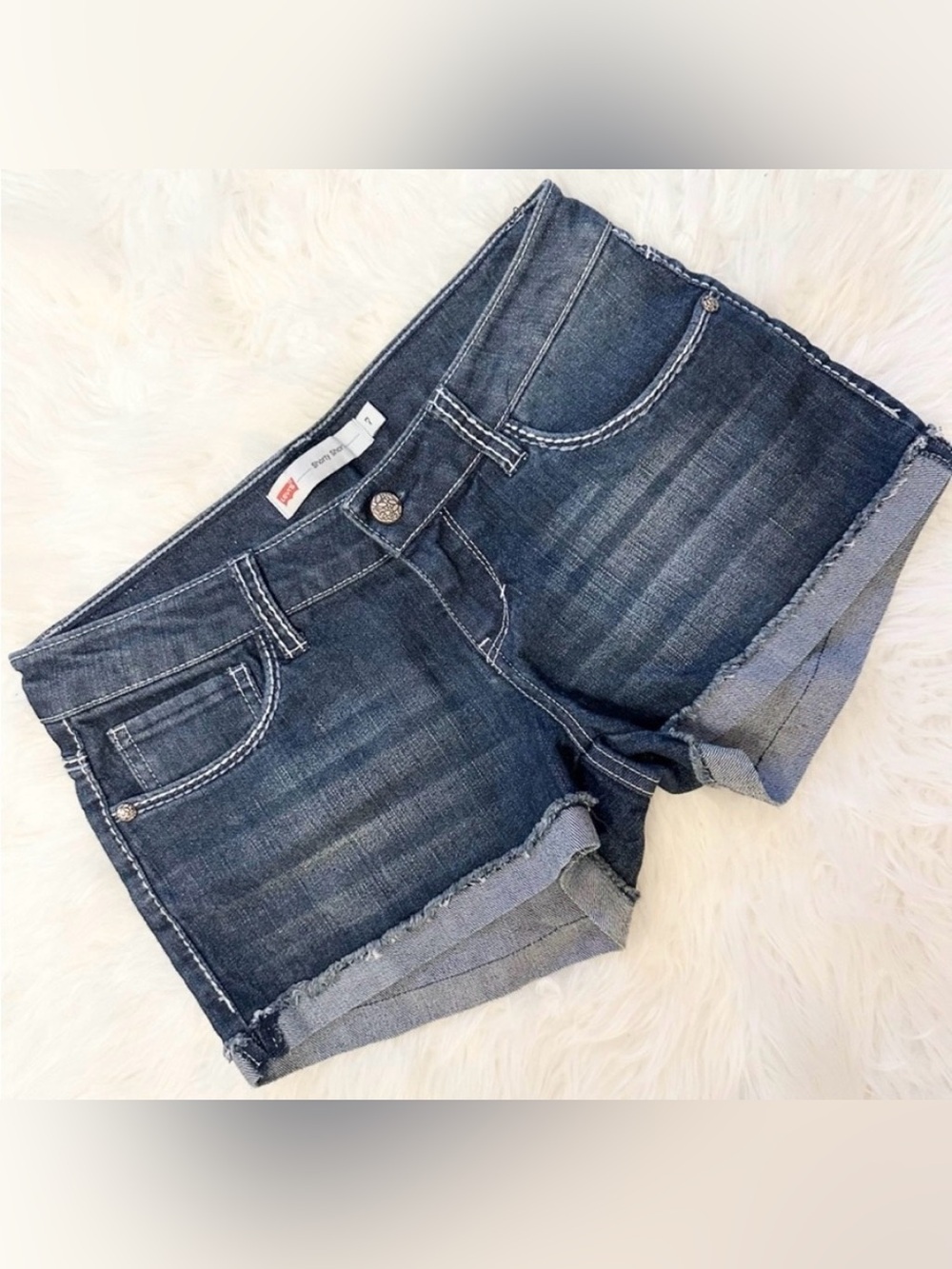 NWOT LEVI’S “Shorty Short” Jean Shorts